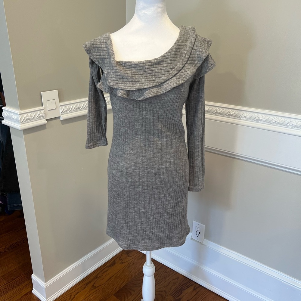 Elegant Gray Ribbed Knit Dress